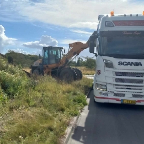 Jordkørsel og bortskaffelse af jord med lastbil og entreprenørmaskine