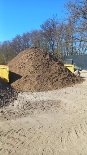 Stor bunke overskudsjord klar til jordmodtagelse og håndtering